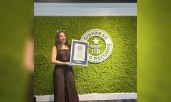 شابة سورية تفوز بجائزة غينيس لنطقها الكلمات عكسيا